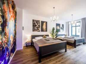Große 3 Schlafzimmer Unterkunft mit Küche, Bad, Waschmaschine & Balkon am Zoo